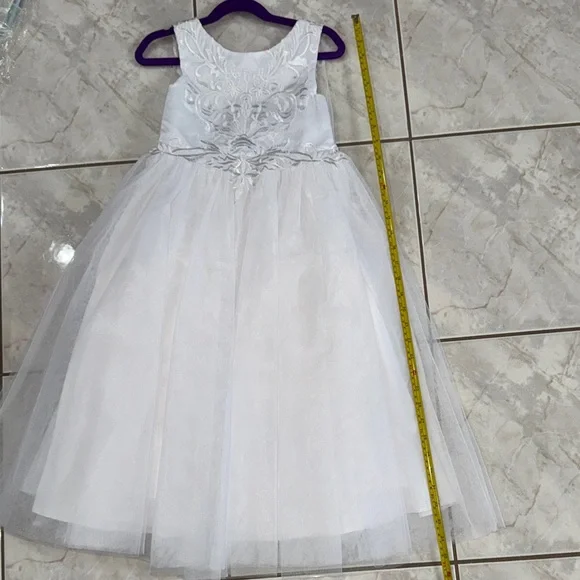 EUC- 2 Bundle Flower Girl Dresses- Elegant White Floral Kids Dress EUC- 2 Bundle Flower Girl Dresses- Elegant White Floral Kids Dress